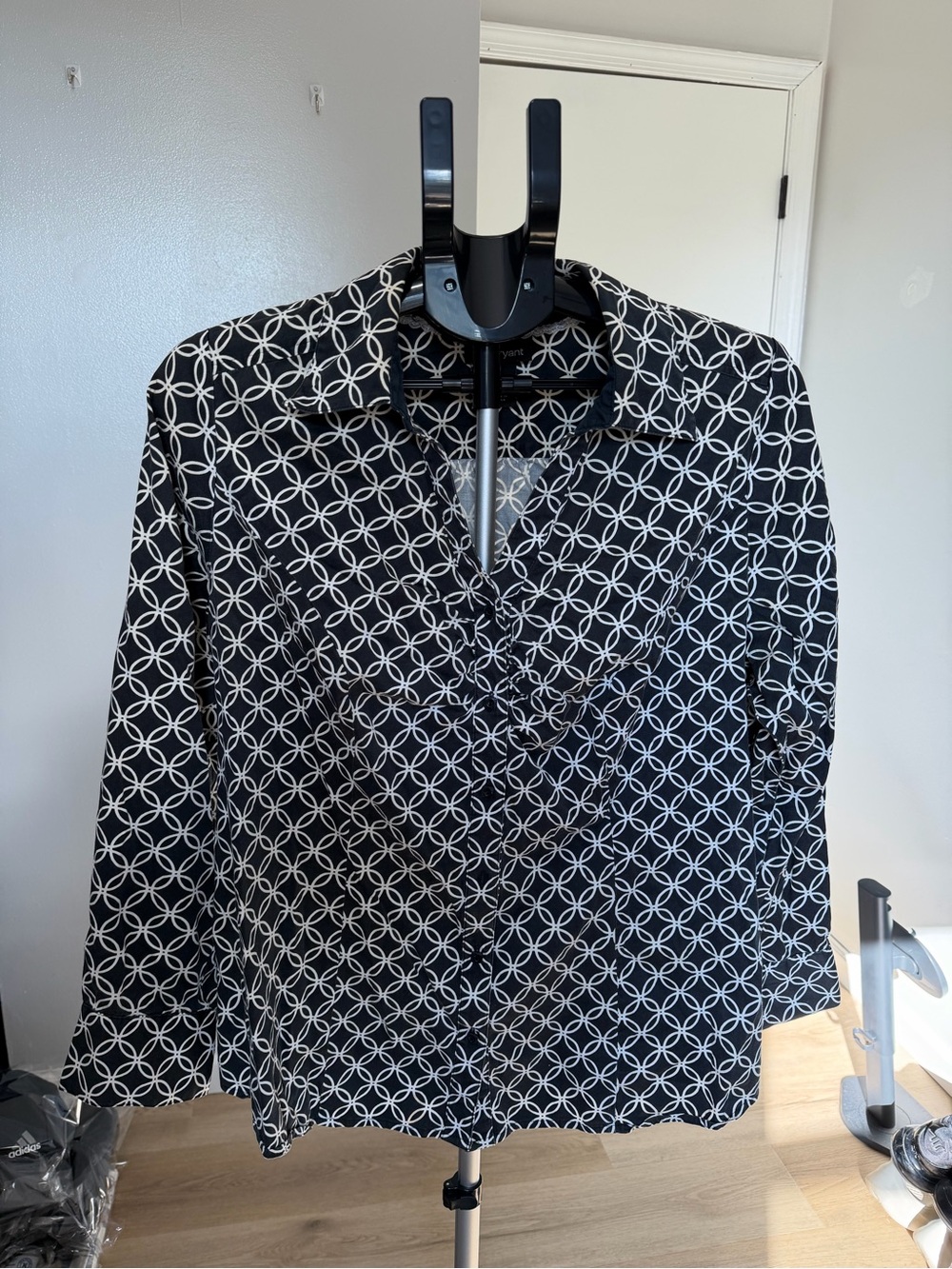 Lane Bryant Black and White Interlocking Circle Button-Down Shirt